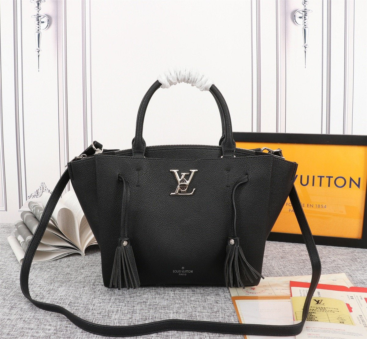 Designer Handbags Louis Vuitton 194