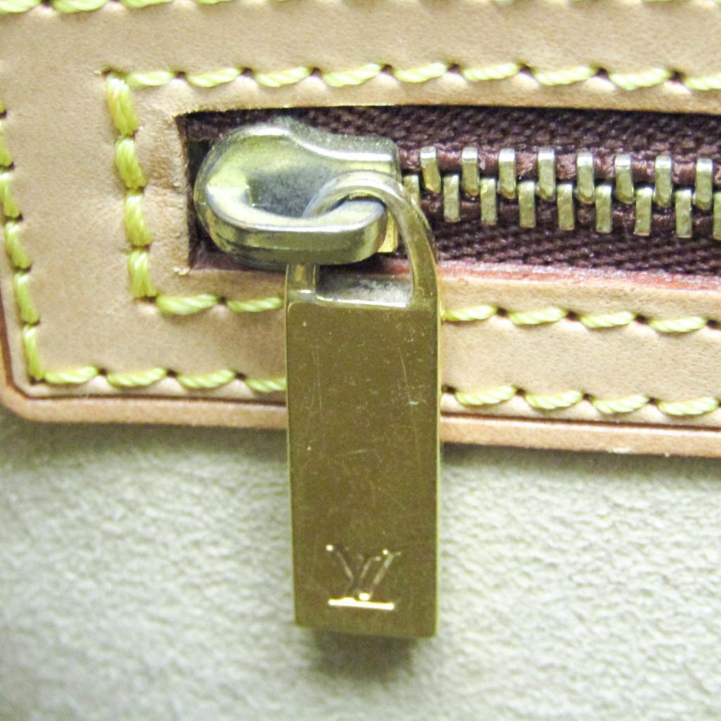 LOUIS VUITTON Looping MM Shoulder Bag