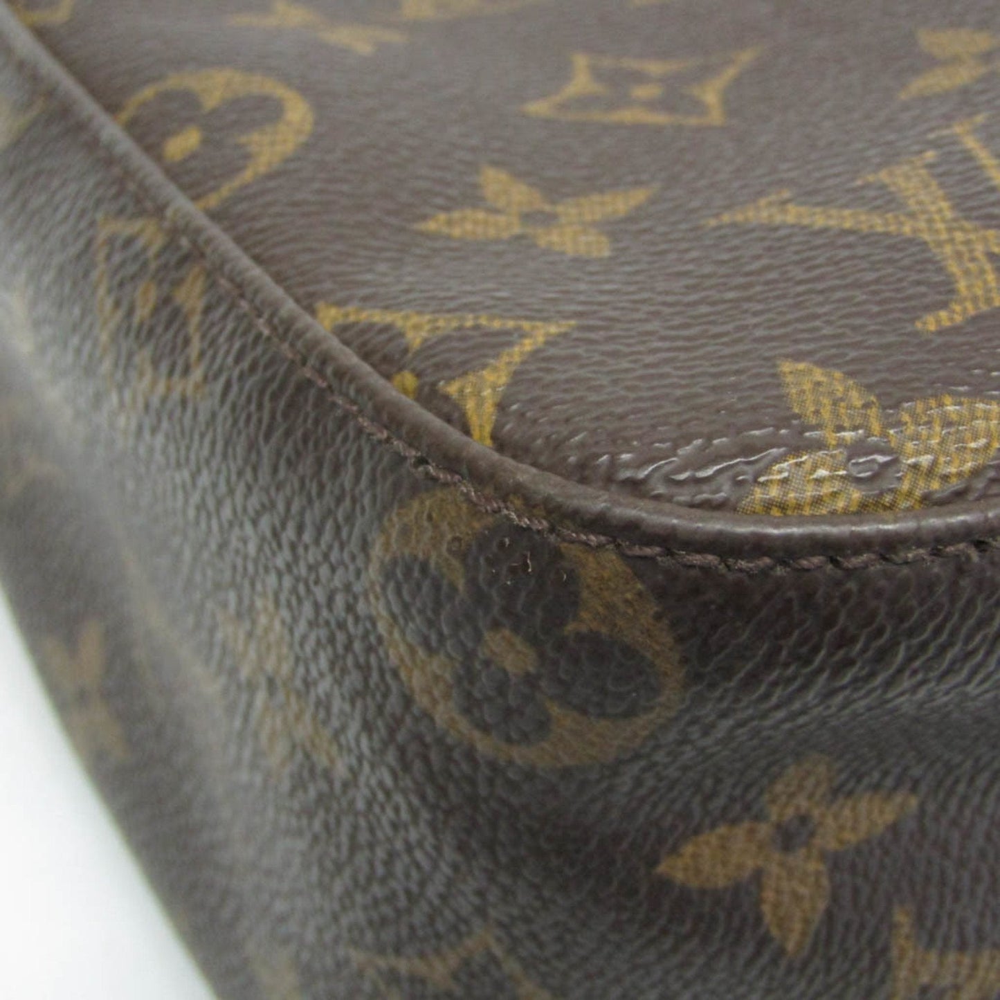 LOUIS VUITTON Looping MM Shoulder Bag