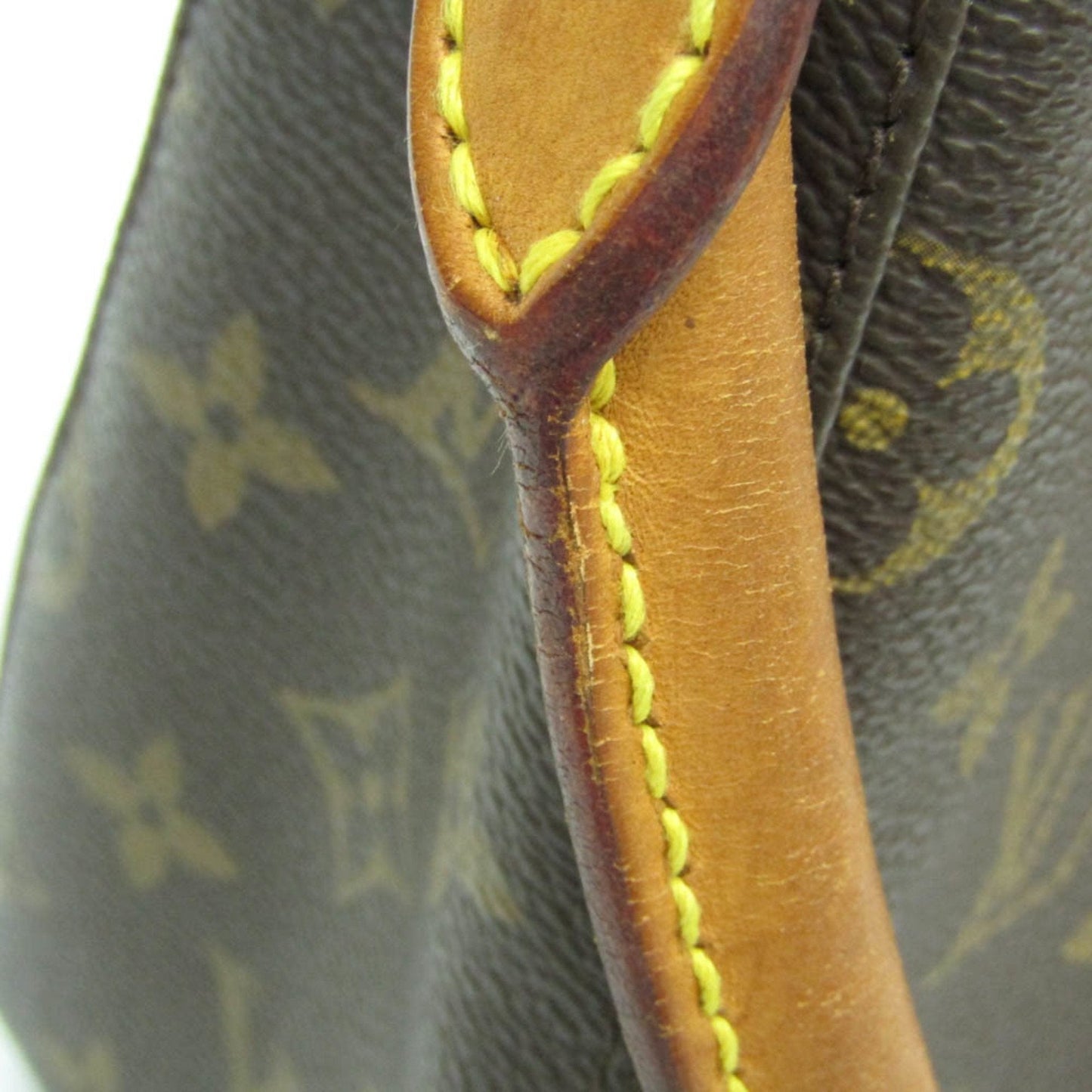 LOUIS VUITTON Looping MM Shoulder Bag