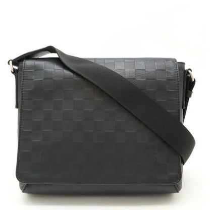 LOUIS VUITTON District Shoulder Bag