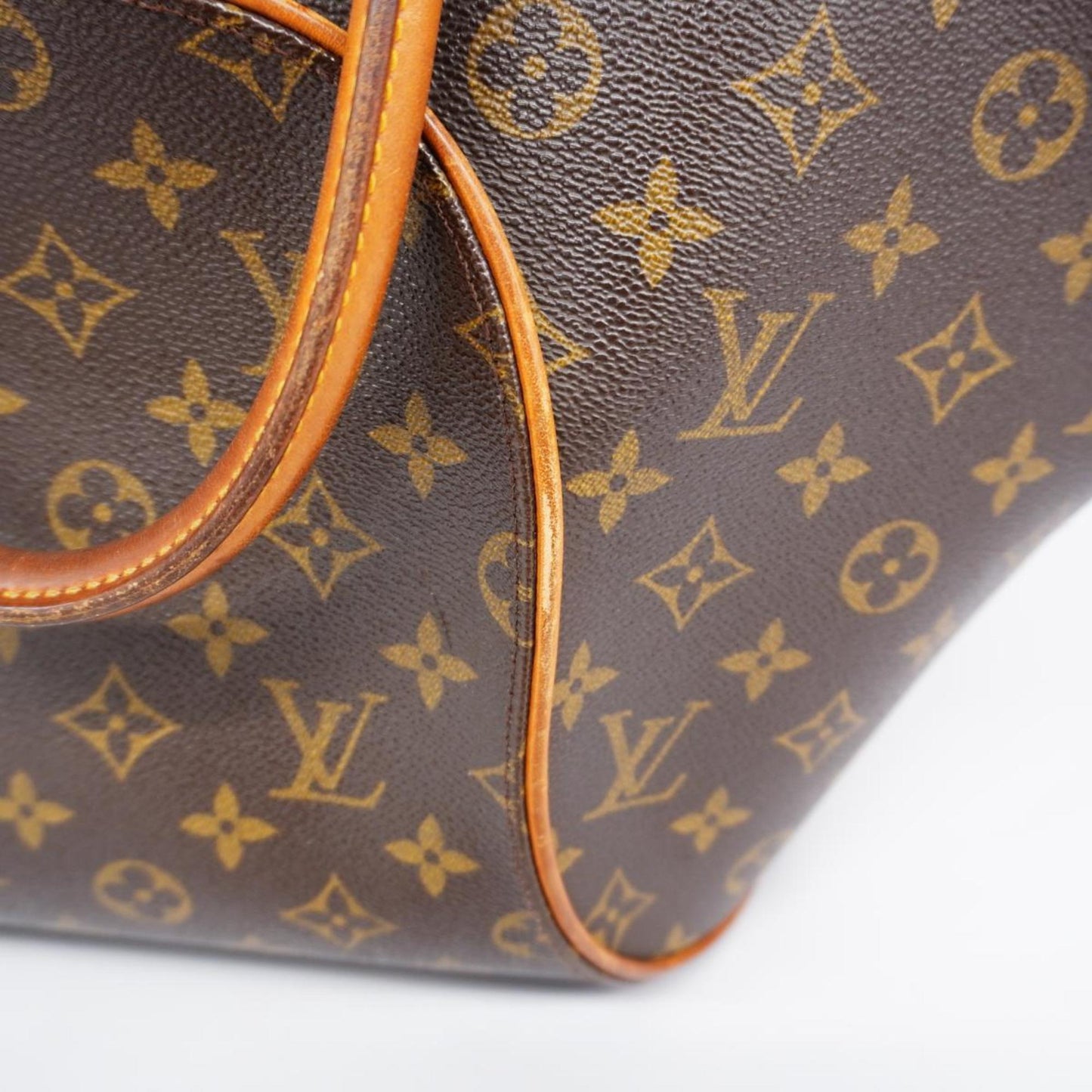 LOUIS VUITTON Ellipse Handbag