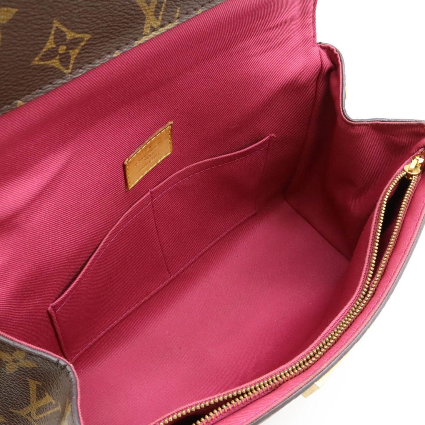 LOUIS VUITTON Shoulder Bag