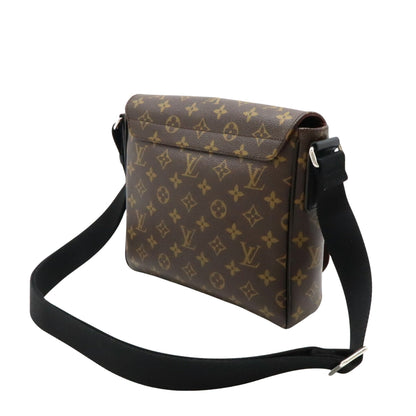 LOUIS VUITTON District Shoulder Bag