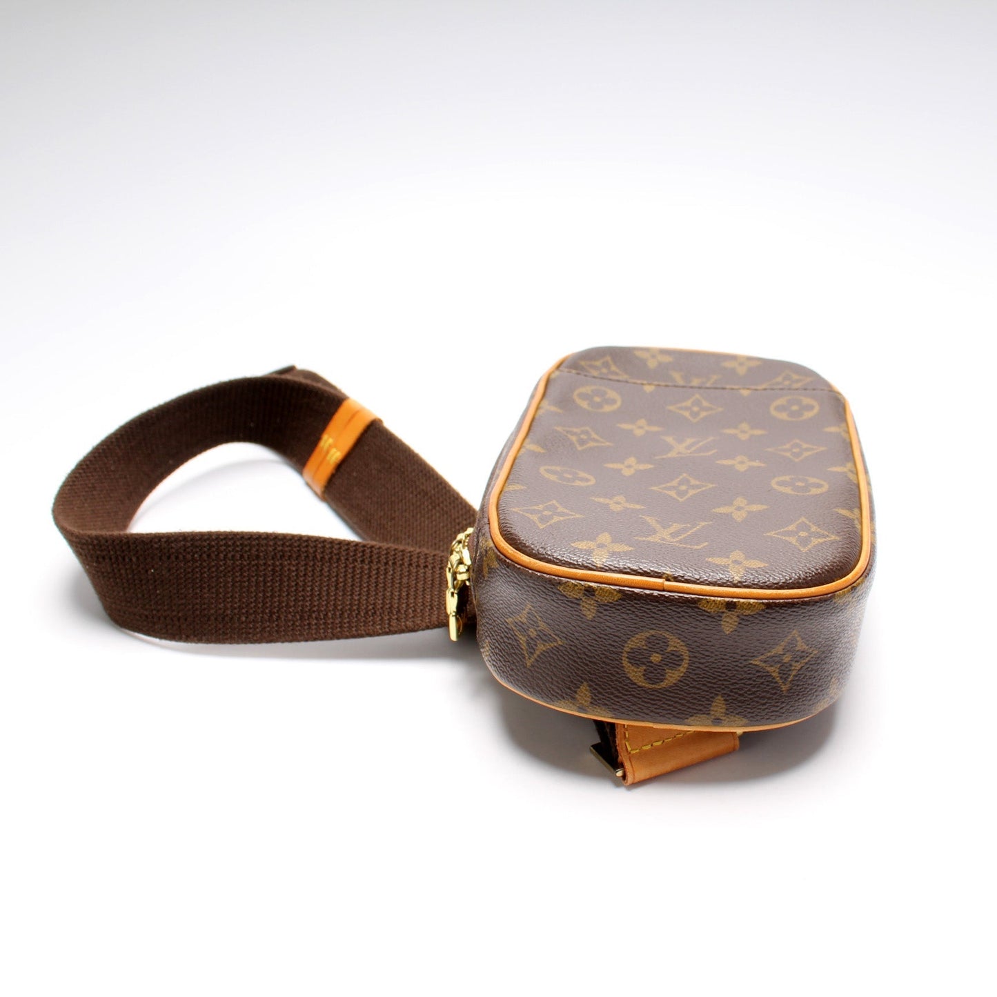 Pochette Gange Monogram