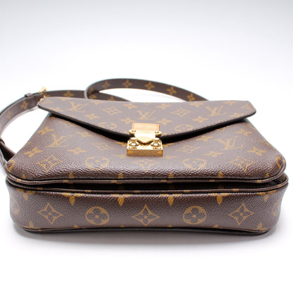 Pochette Metis Monogram