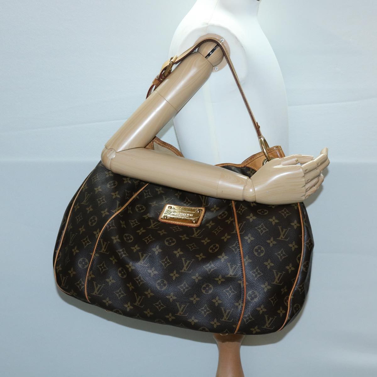 Louis Vuitton  Galiera Shoulder Bag