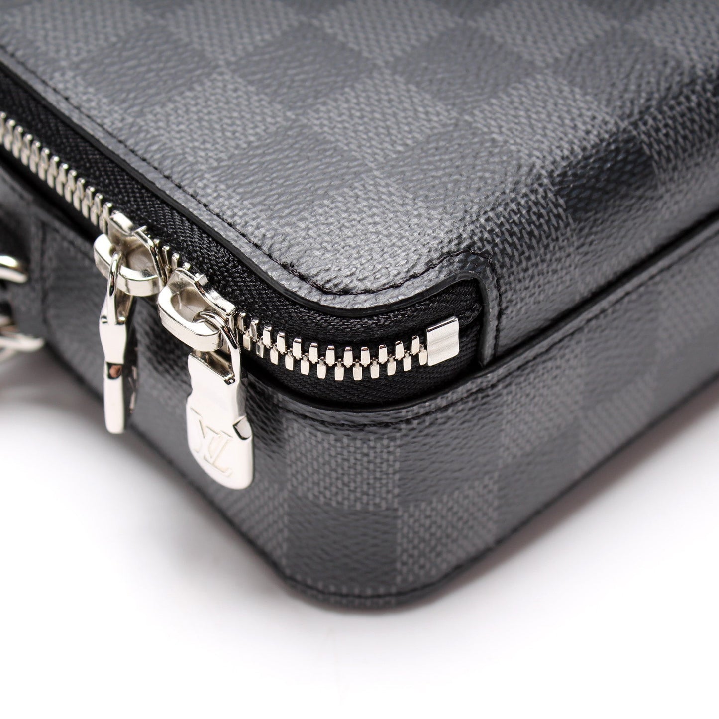 Alpha Wearable Wallet Damier Graphite