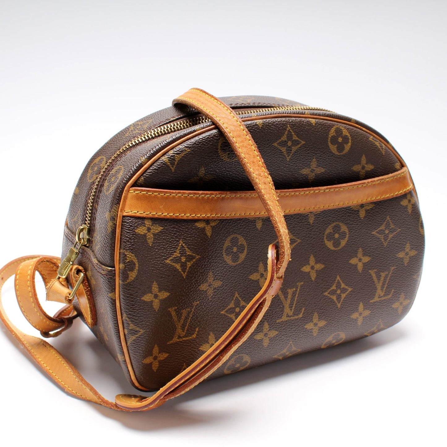 Blois Crossbody Monogram