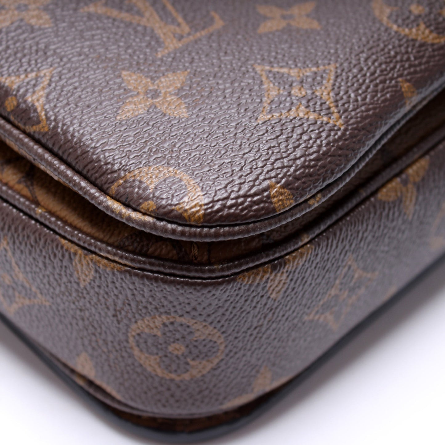 Pochette Metis Reverse Monogram