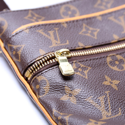 Pochette Valmy Monogram