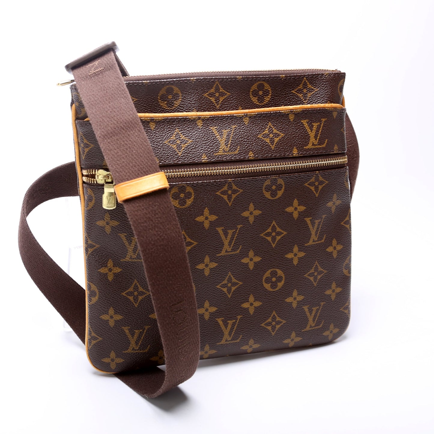 Pochette Valmy Monogram