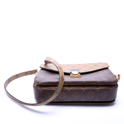 Pochette Metis Reverse Monogram