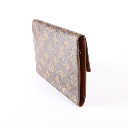 Pochette Passport Trifold Wallet Monogram