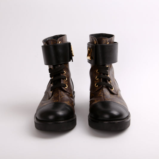 Wonderland Flat Ranger Boots Size 36