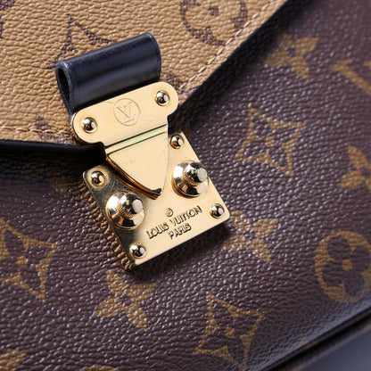 Pochette Metis Reverse Monogram