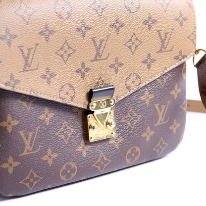 Pochette Metis Reverse Monogram