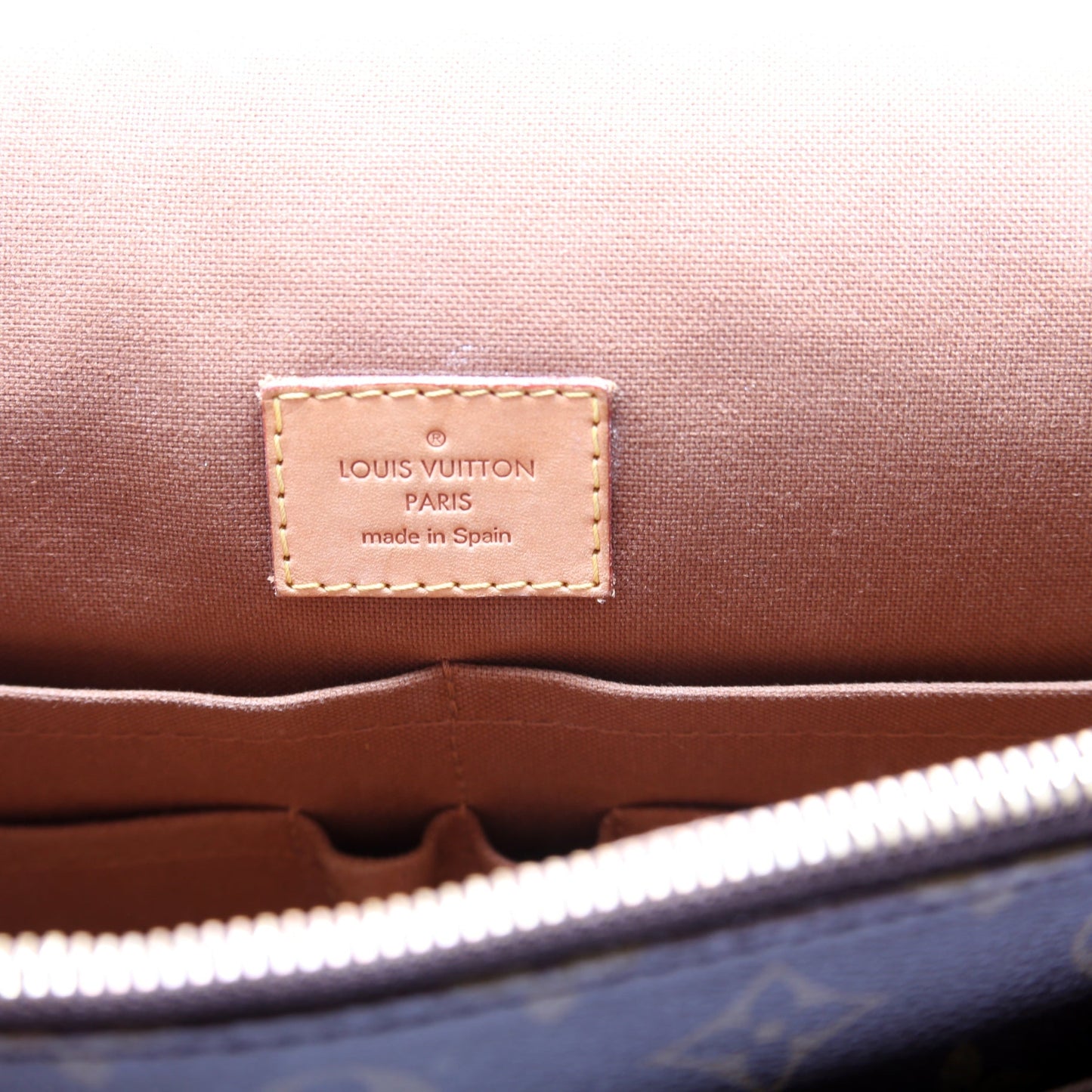 Valmy MM Messenger Monogram