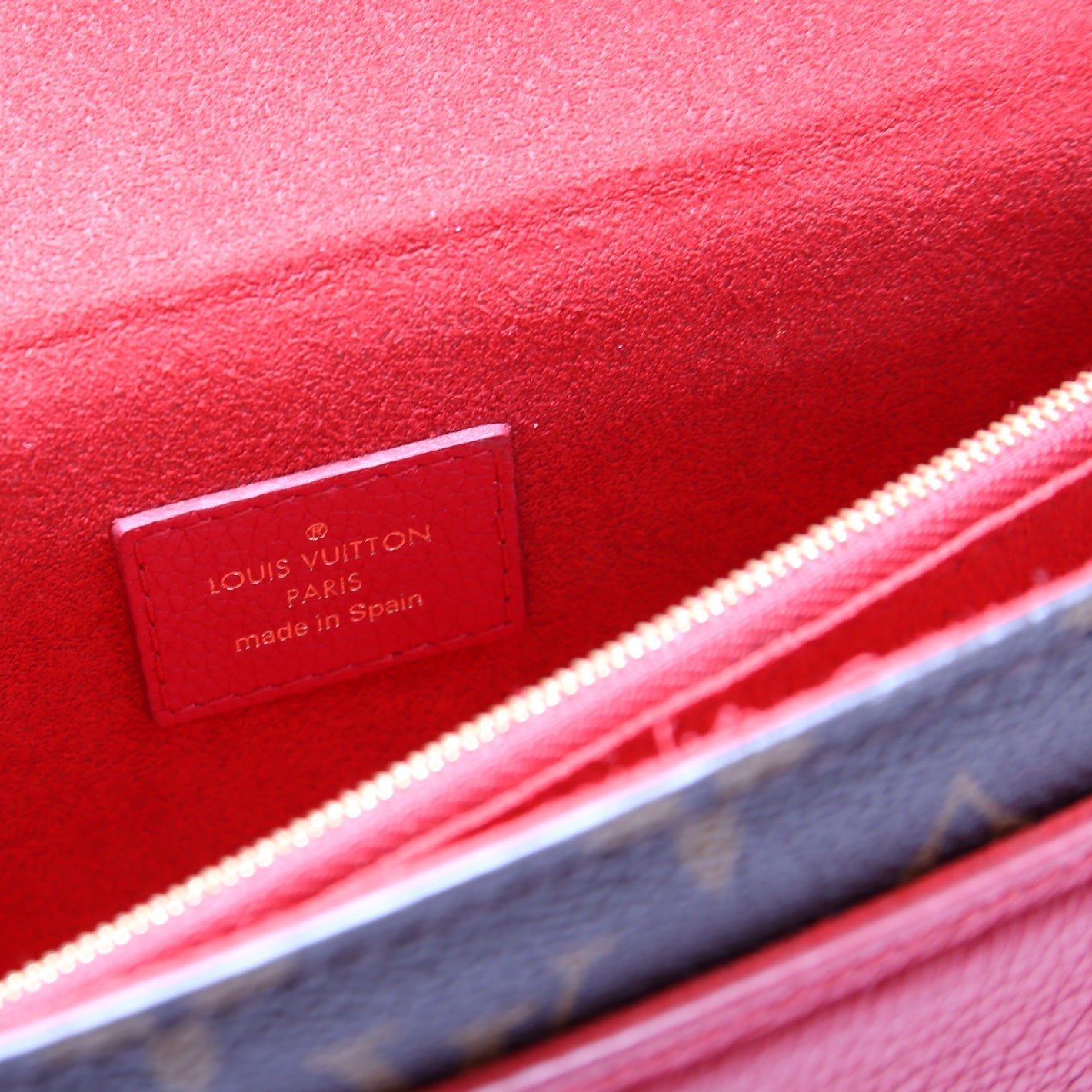 Victoire Monogram Red