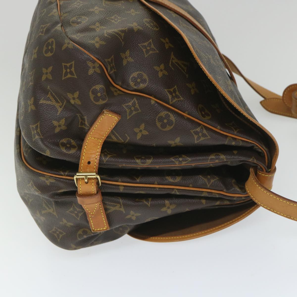 LOUIS VUITTON Saumur 35 Shoulder Bag