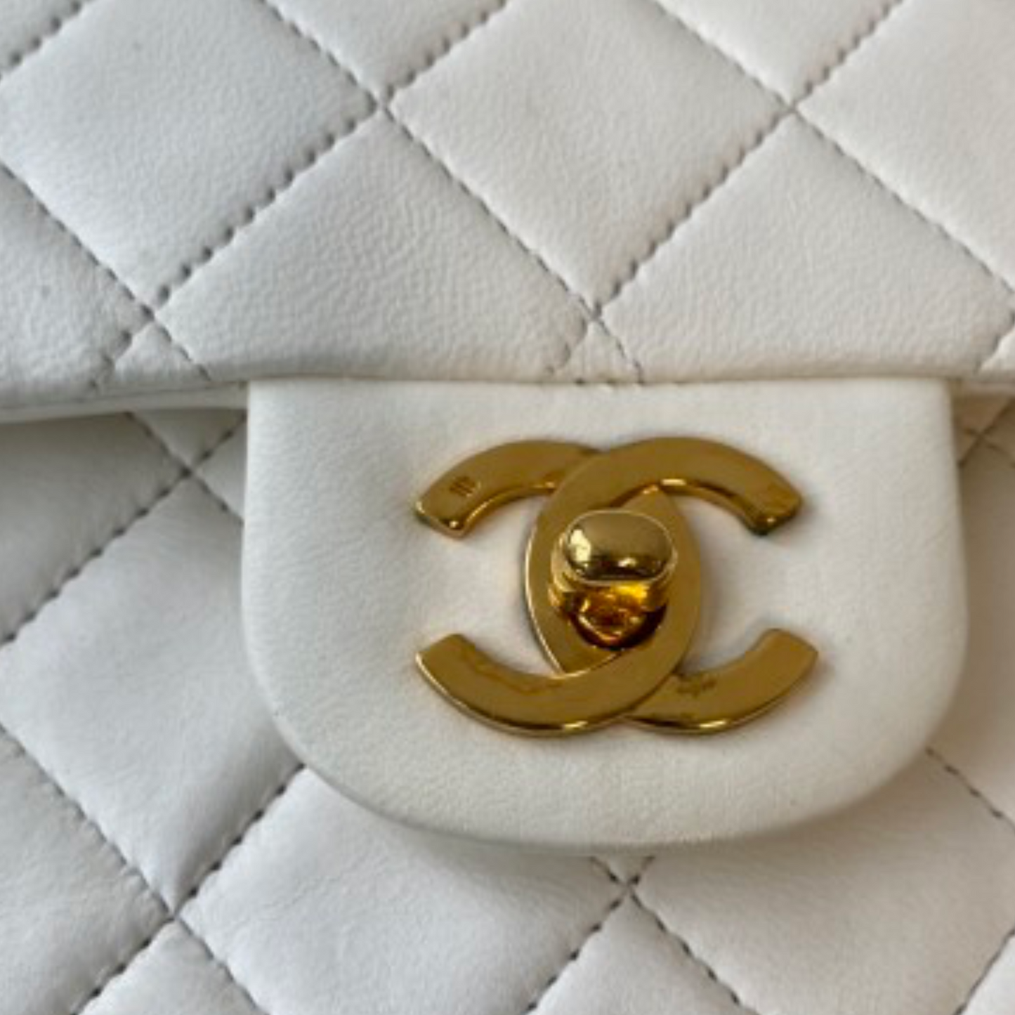 Chanel White Leather Double flap shoulder Bag