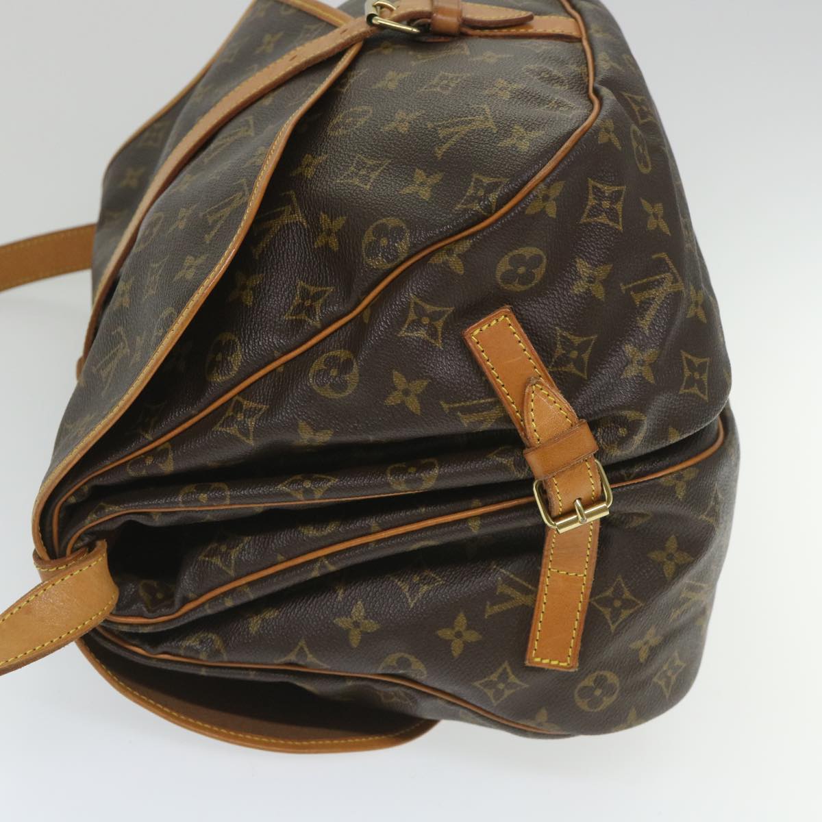 LOUIS VUITTON Saumur 35 Shoulder Bag