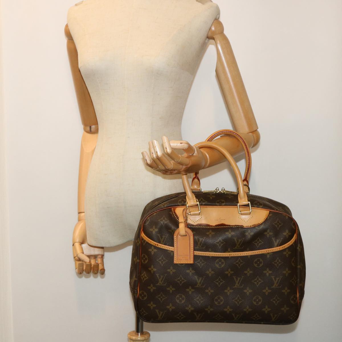 LOUIS VUITTON Deauville Handbag