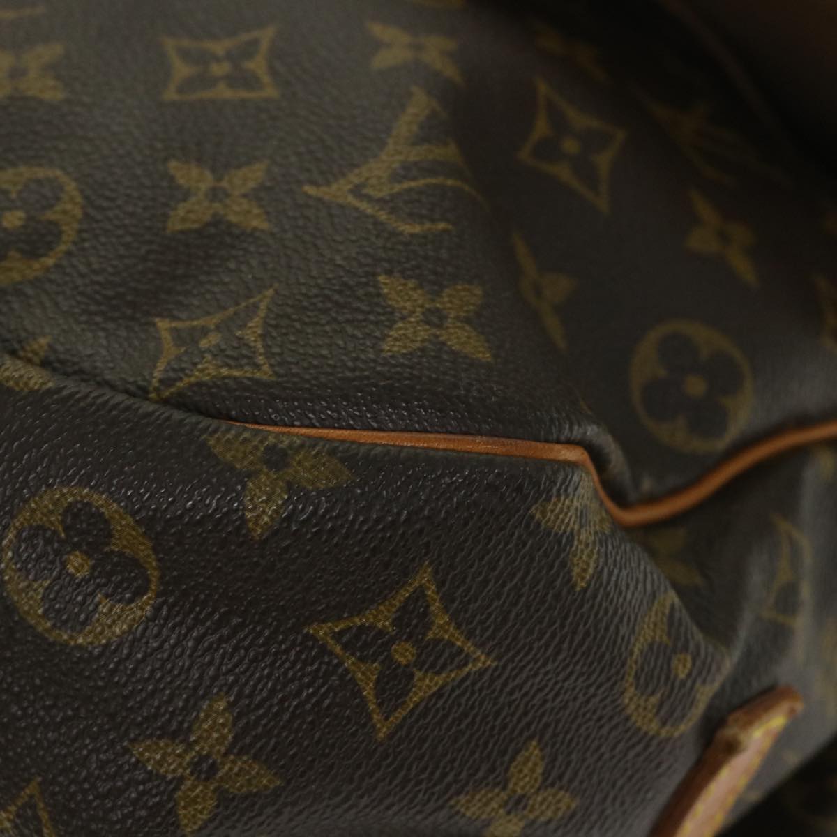 LOUIS VUITTON Saumur 35 Shoulder Bag