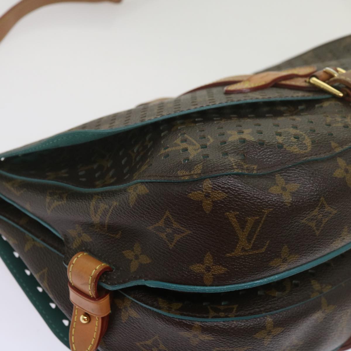 LOUIS VUITTON Shoulder Bag