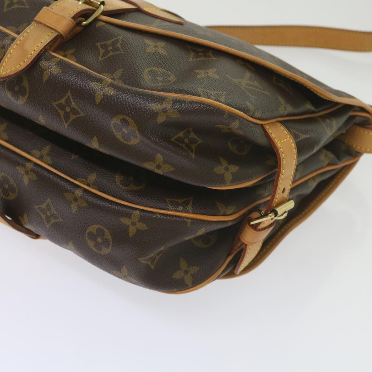 LOUIS VUITTON Saumur 30 Shoulder Bag