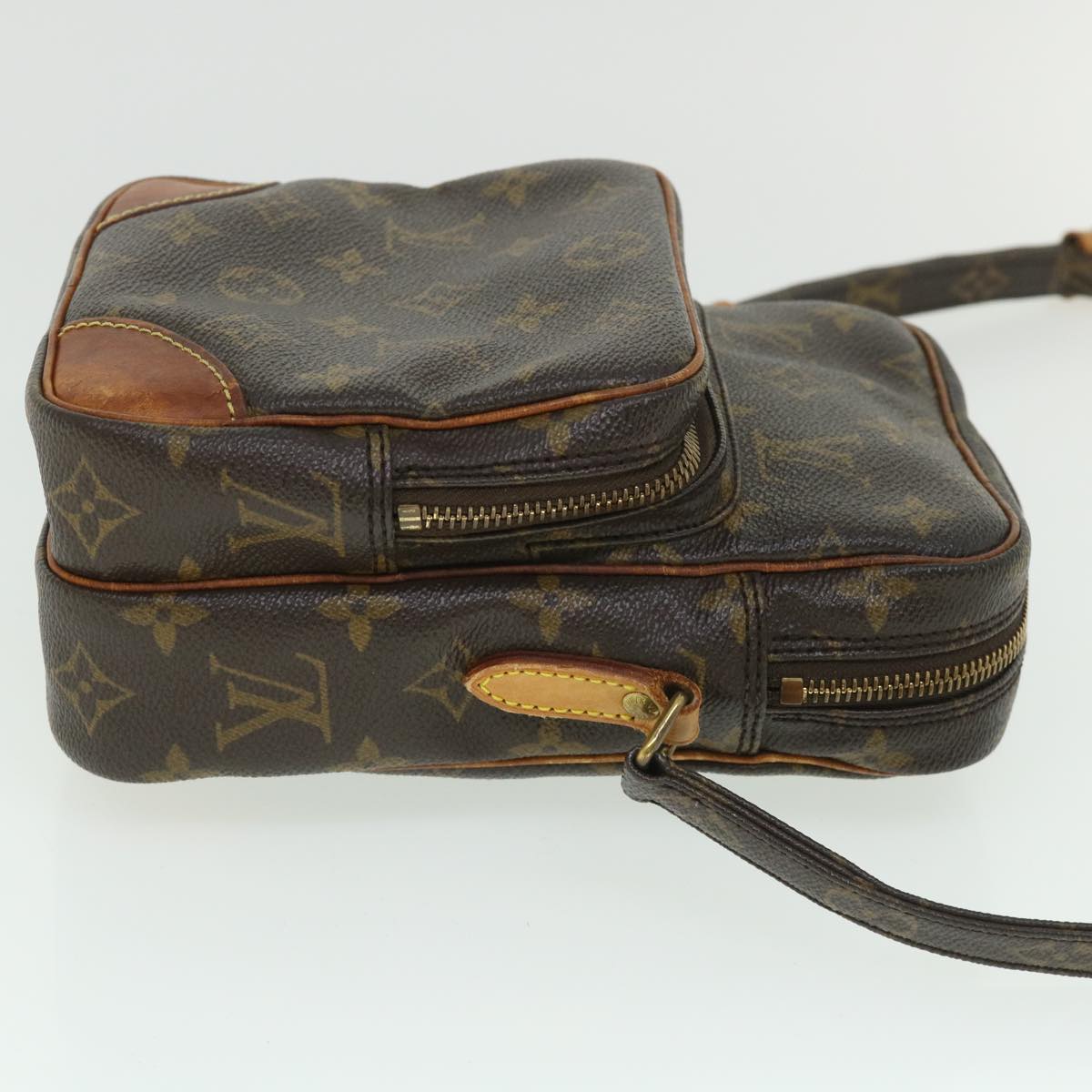 LOUIS VUITTON Shoulder Bag