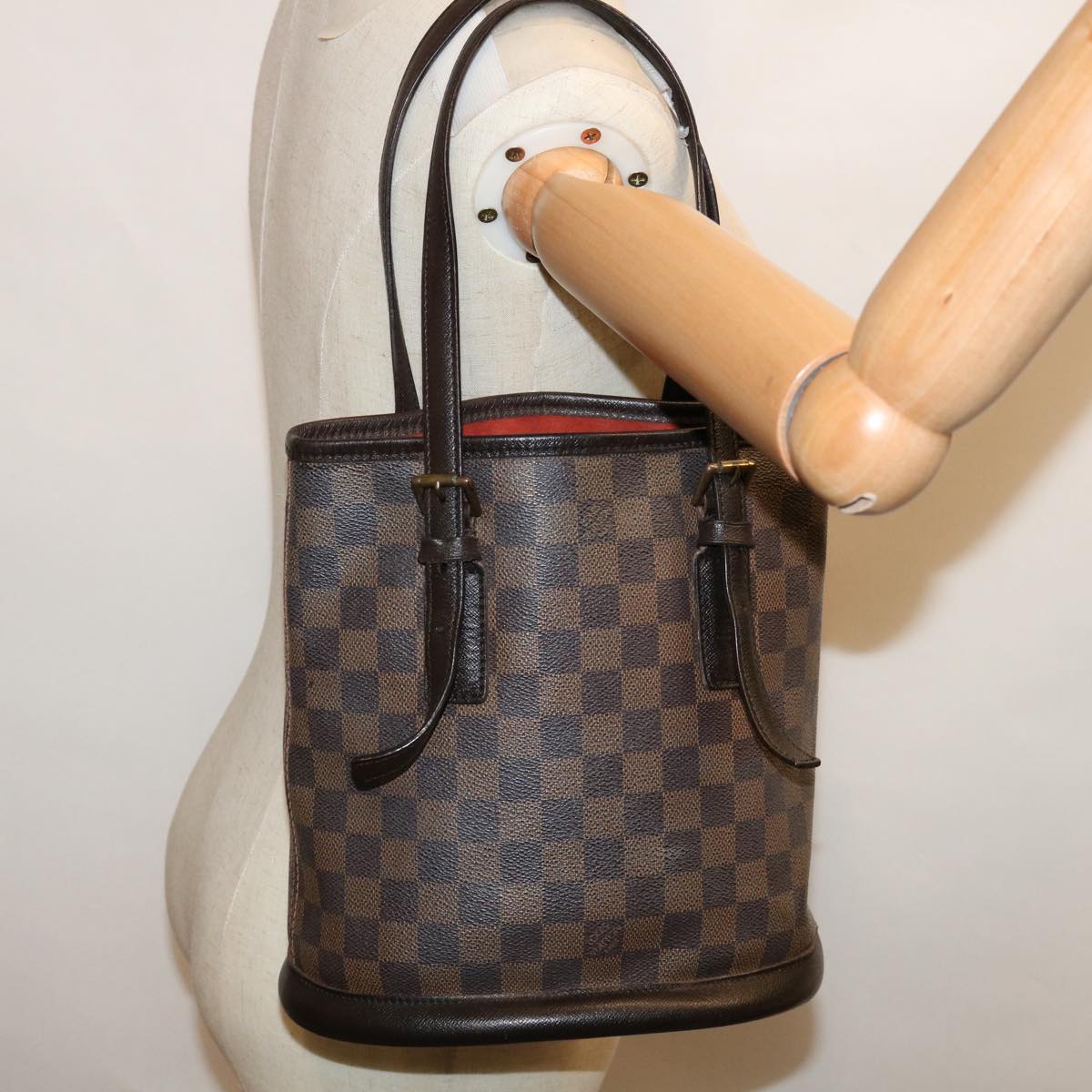 LOUIS VUITTON Marais Shoulder Bag