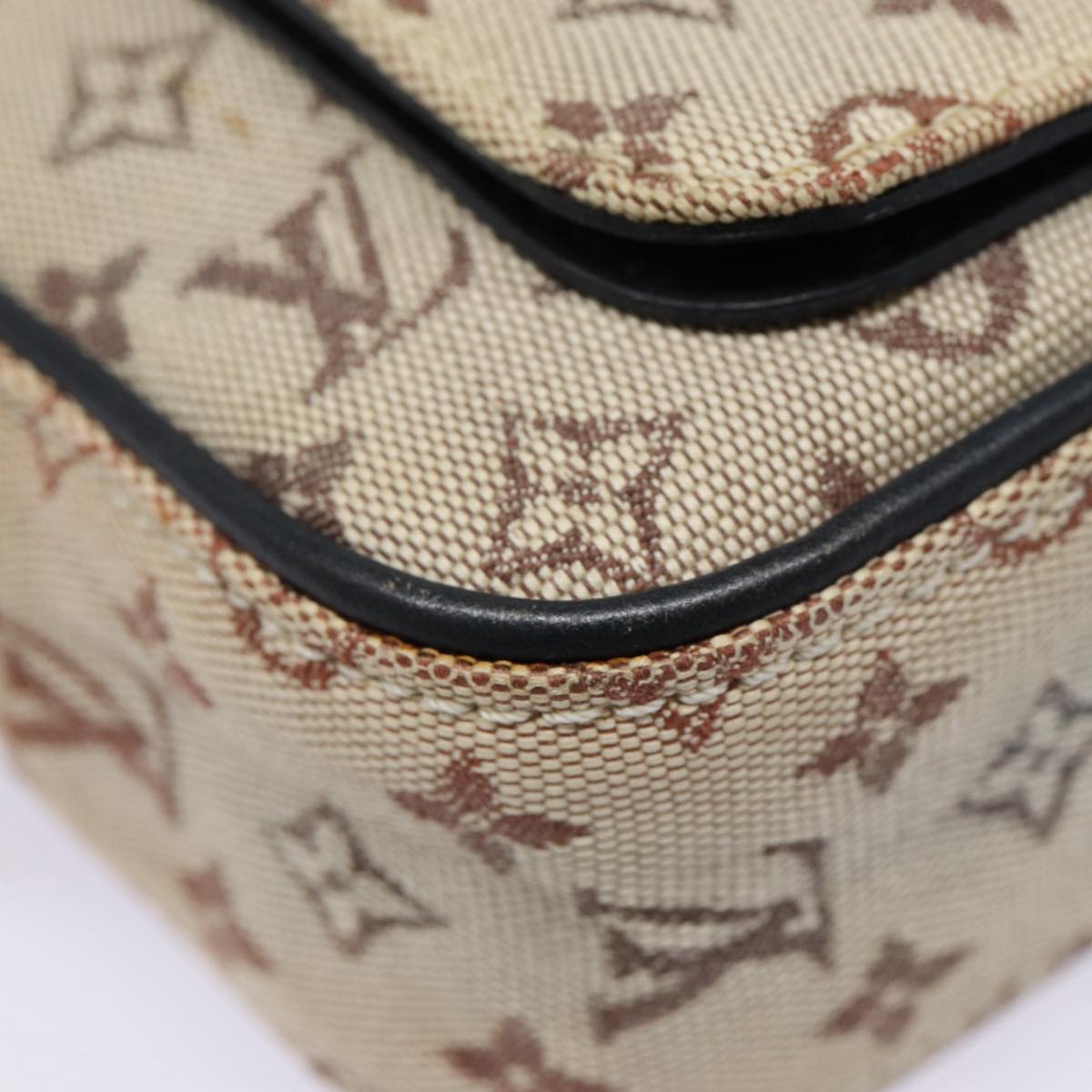 LOUIS VUITTON Juliette Shoulder Bag