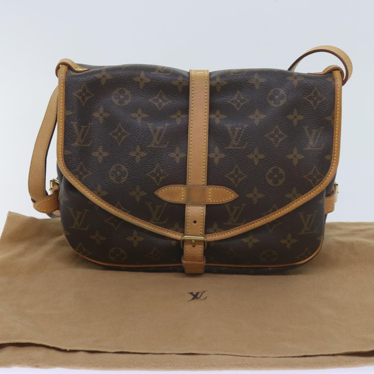 LOUIS VUITTON Saumur 30 Shoulder Bag