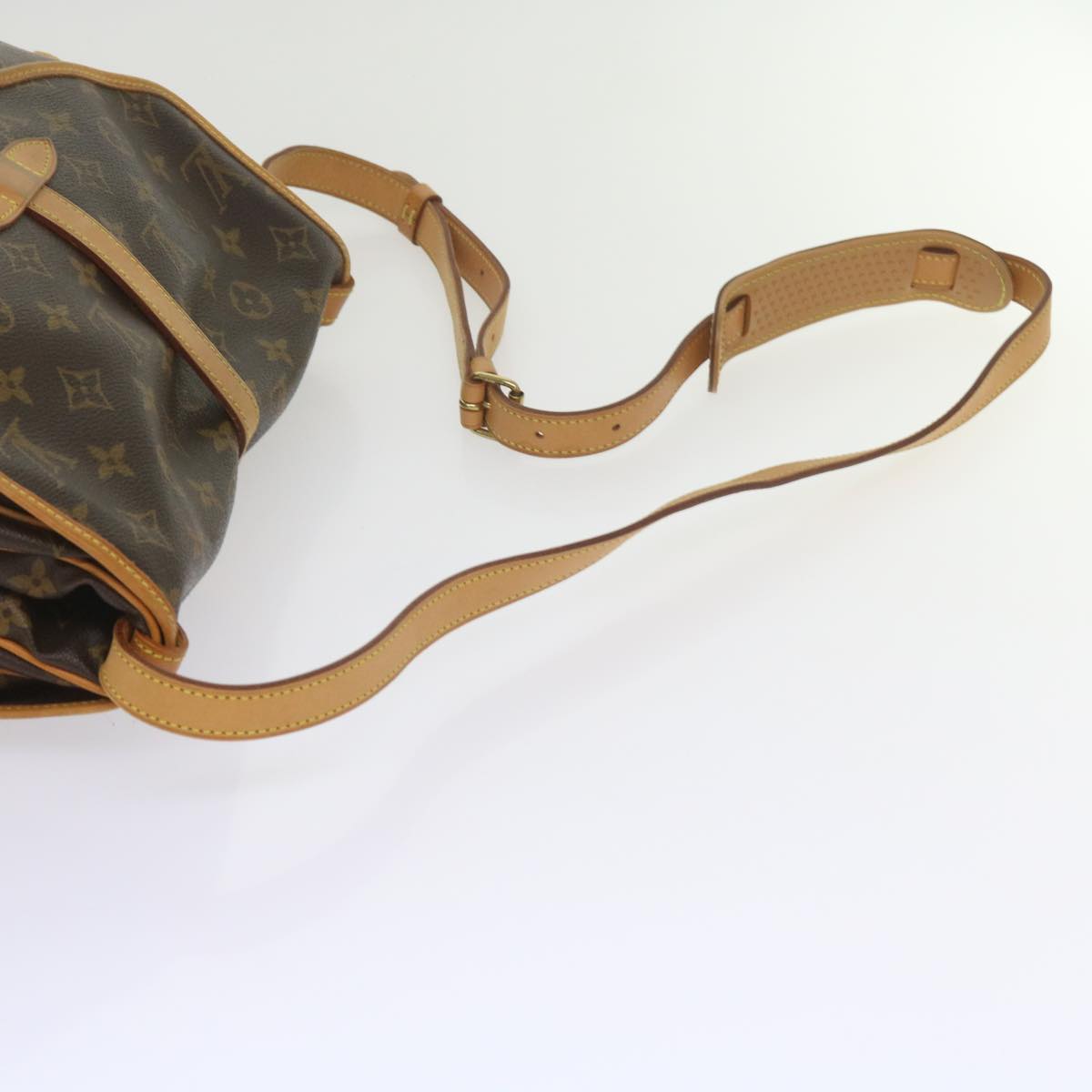 LOUIS VUITTON Saumur 30 Shoulder Bag