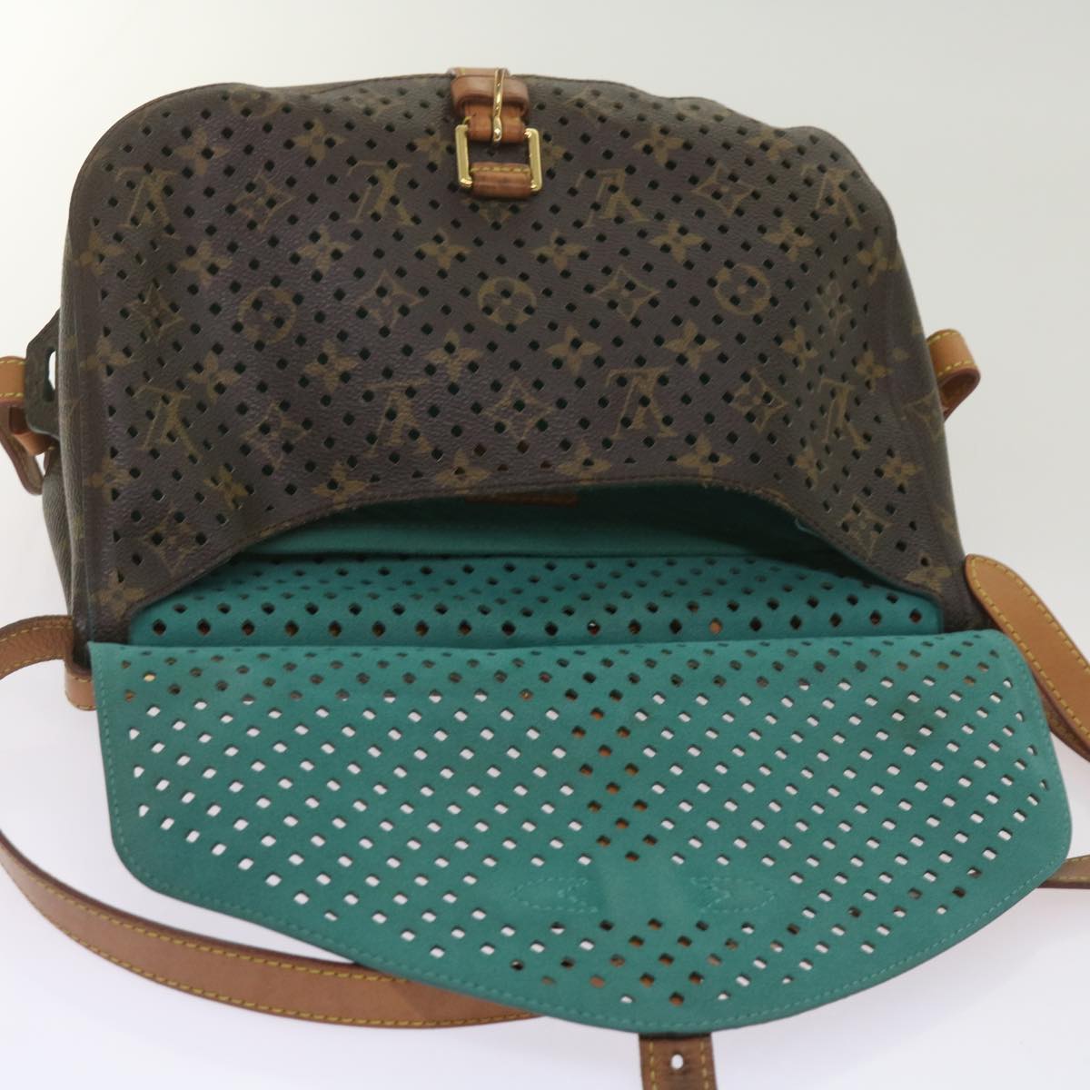 LOUIS VUITTON Shoulder Bag