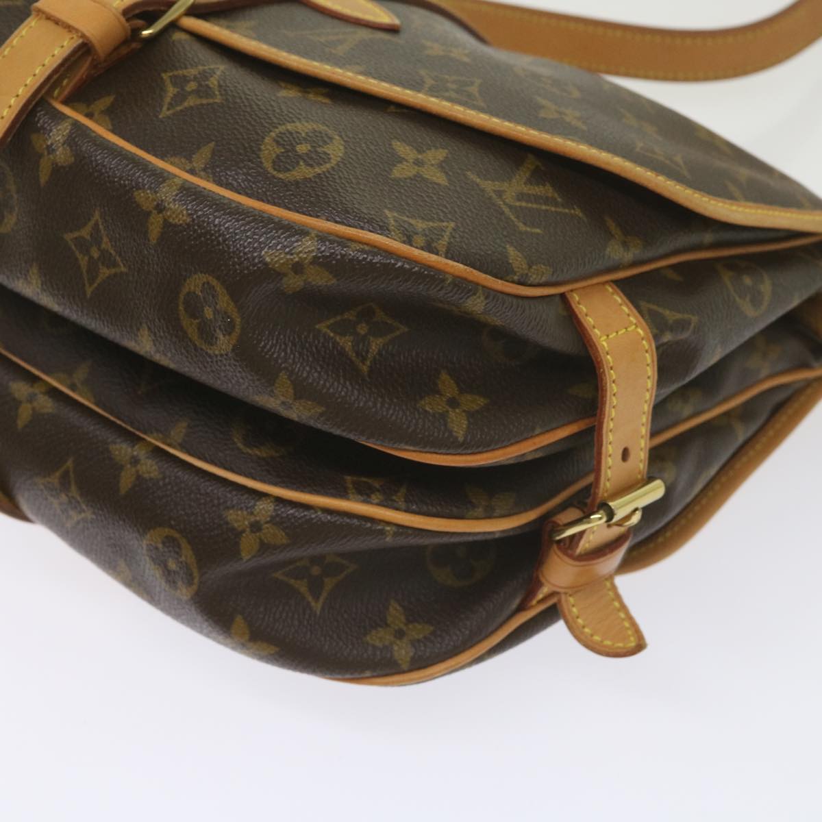 LOUIS VUITTON Saumur 30 Shoulder Bag