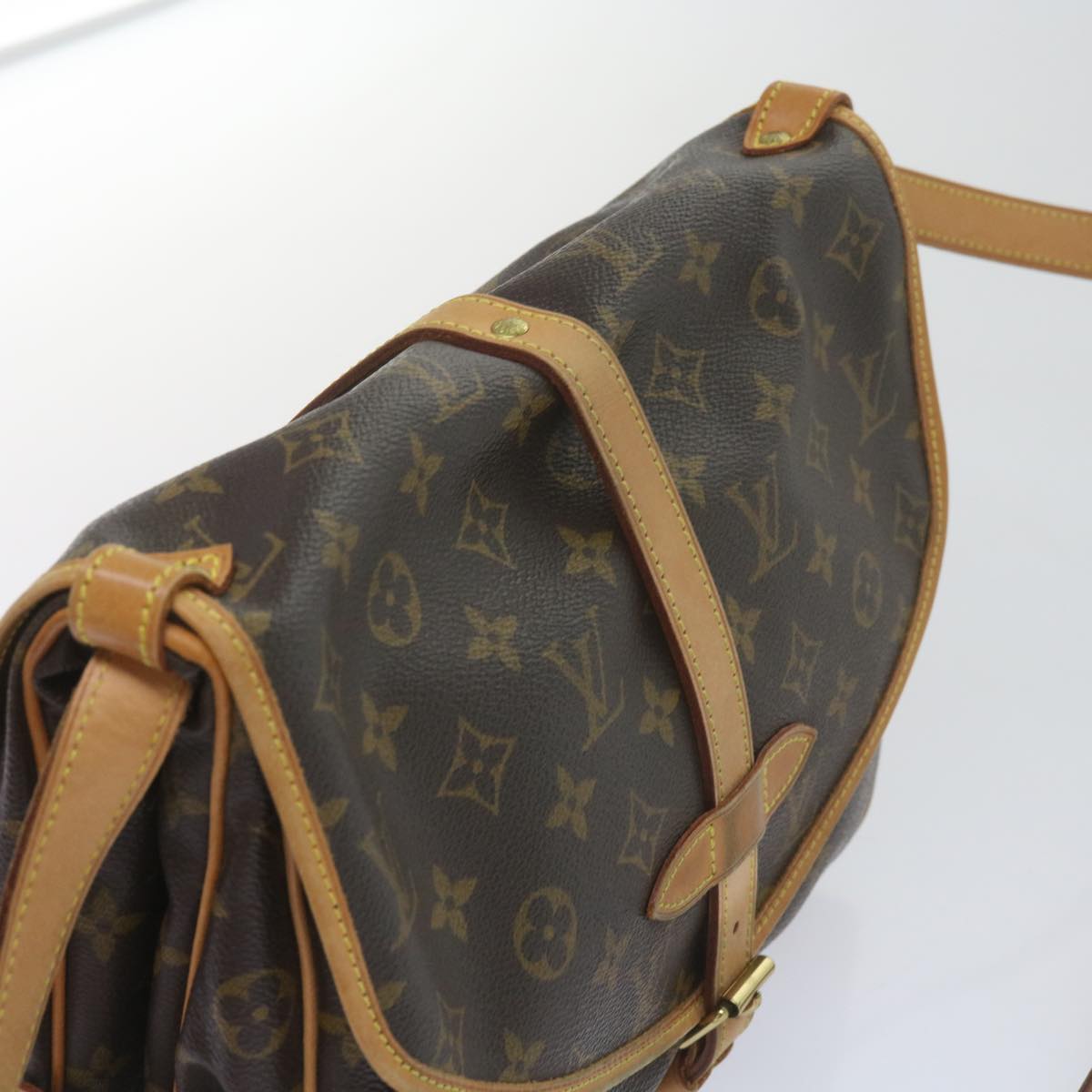 LOUIS VUITTON Saumur 30 Shoulder Bag