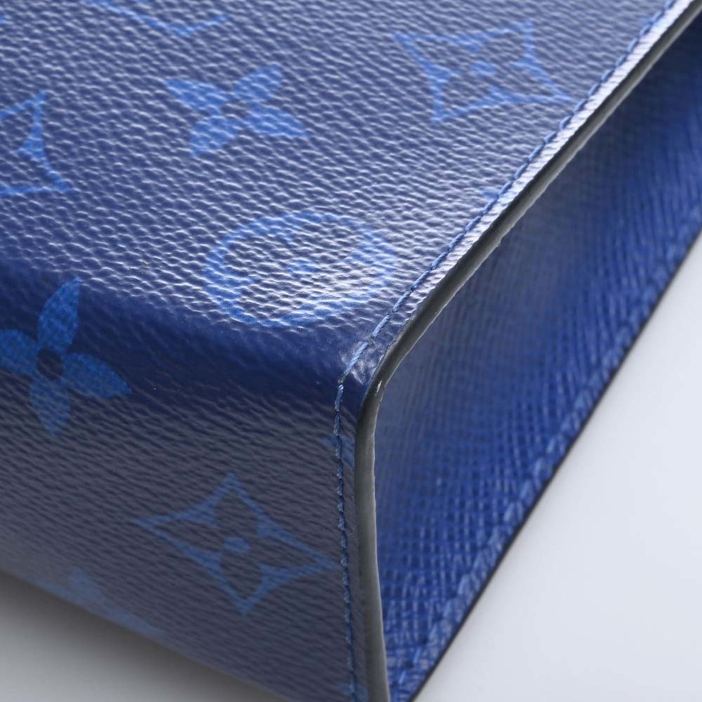 LOUIS VUITTON Eclipse Taigarama Pochette Voyage MM Clutch Bag Second M30423 Blue Men's