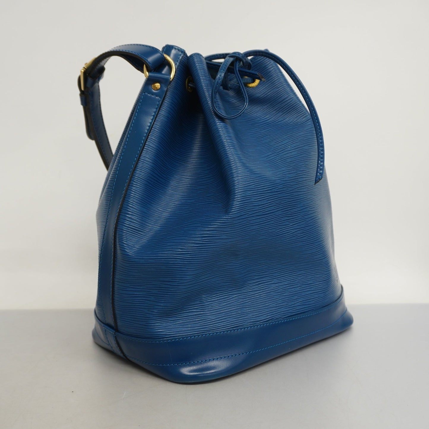 LOUIS VUITTON  Epi Noe M44005 Women's Shoulder Bag Toledo Blue