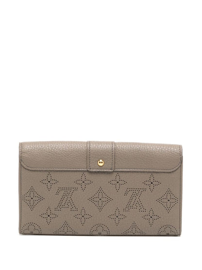 Louis Vuitton  Taupe Mahina Amelia Wallet