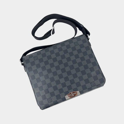 LOUIS VUITTON District Messenger PM Graphite