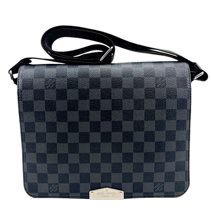 LOUIS VUITTON District Messenger PM Graphite