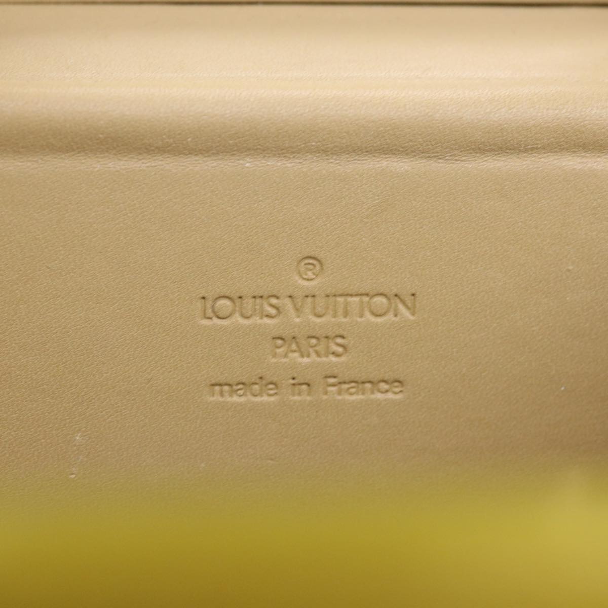 Louis Vuitton  Monogram Vernis Bleecker Cosmetic Pouch Beige M91002 Auth 39256