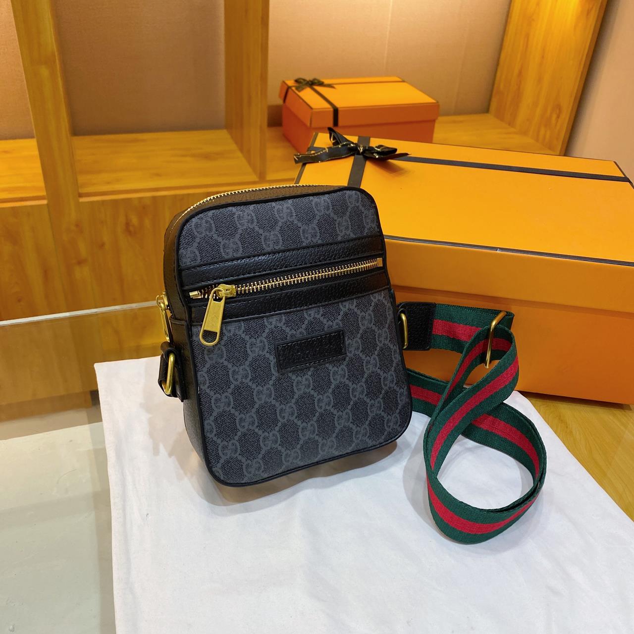 Gucci crossbody Handbag (Men)