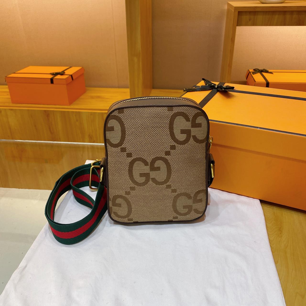 Gucci crossbody Handbag (Men)