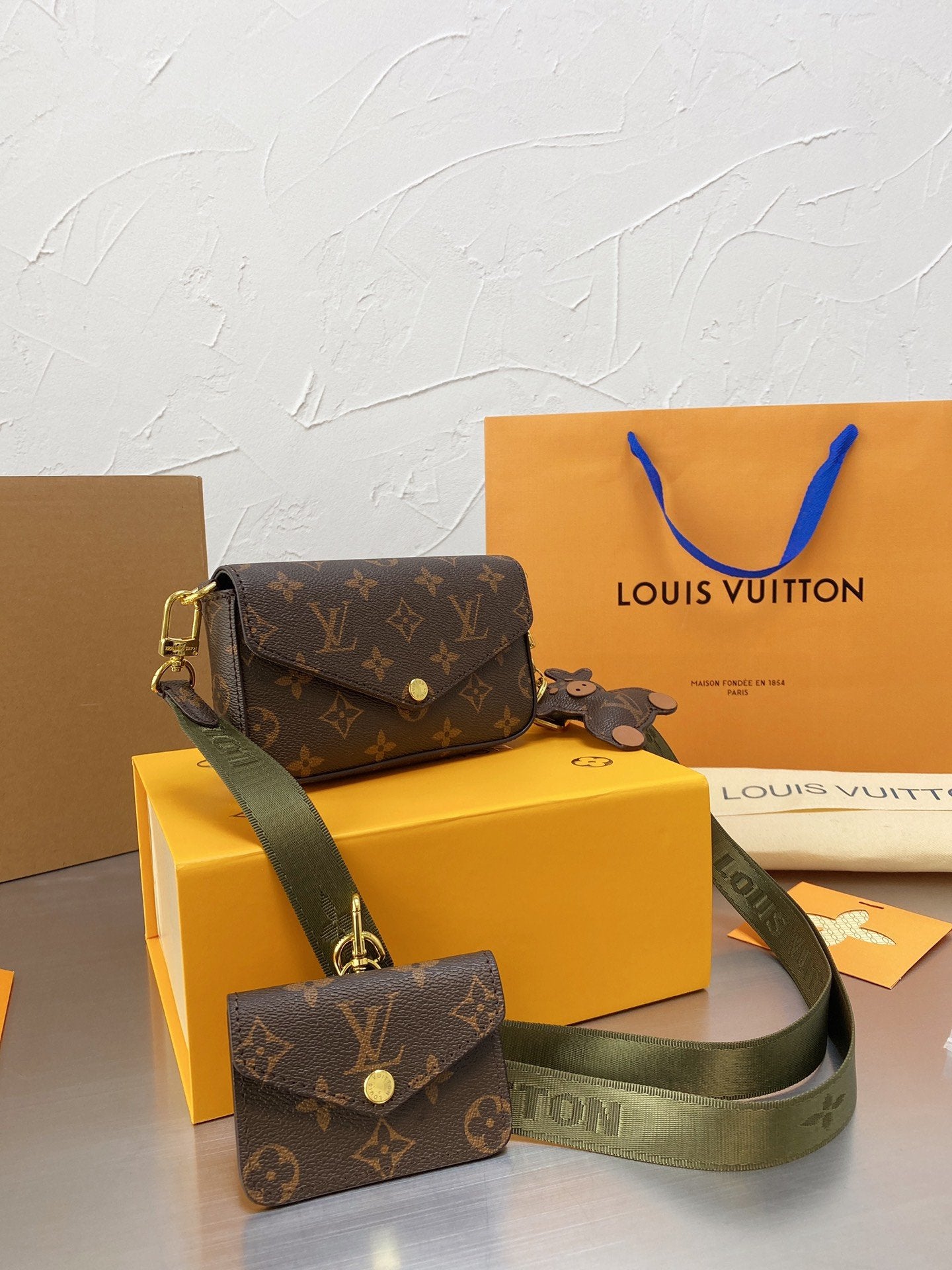 Designer Handbags Louis Vuitton 066