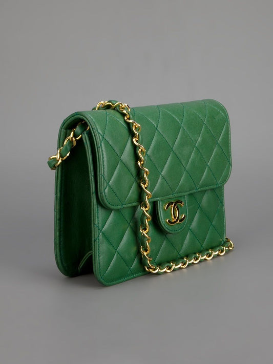 Chanel Classic Clutch Witch Chain – CWC Caviar Green SiLouis Vuitton er-Toned