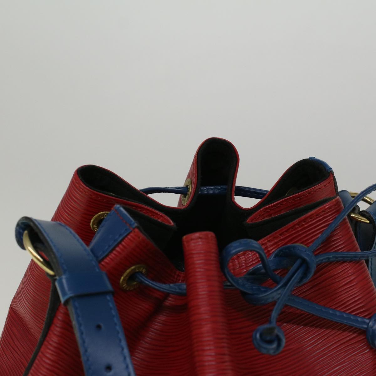 LOUIS VUITTON Epi Noe Shoulder Bag Bicolor Red Blue M44084 LV Auth 58724