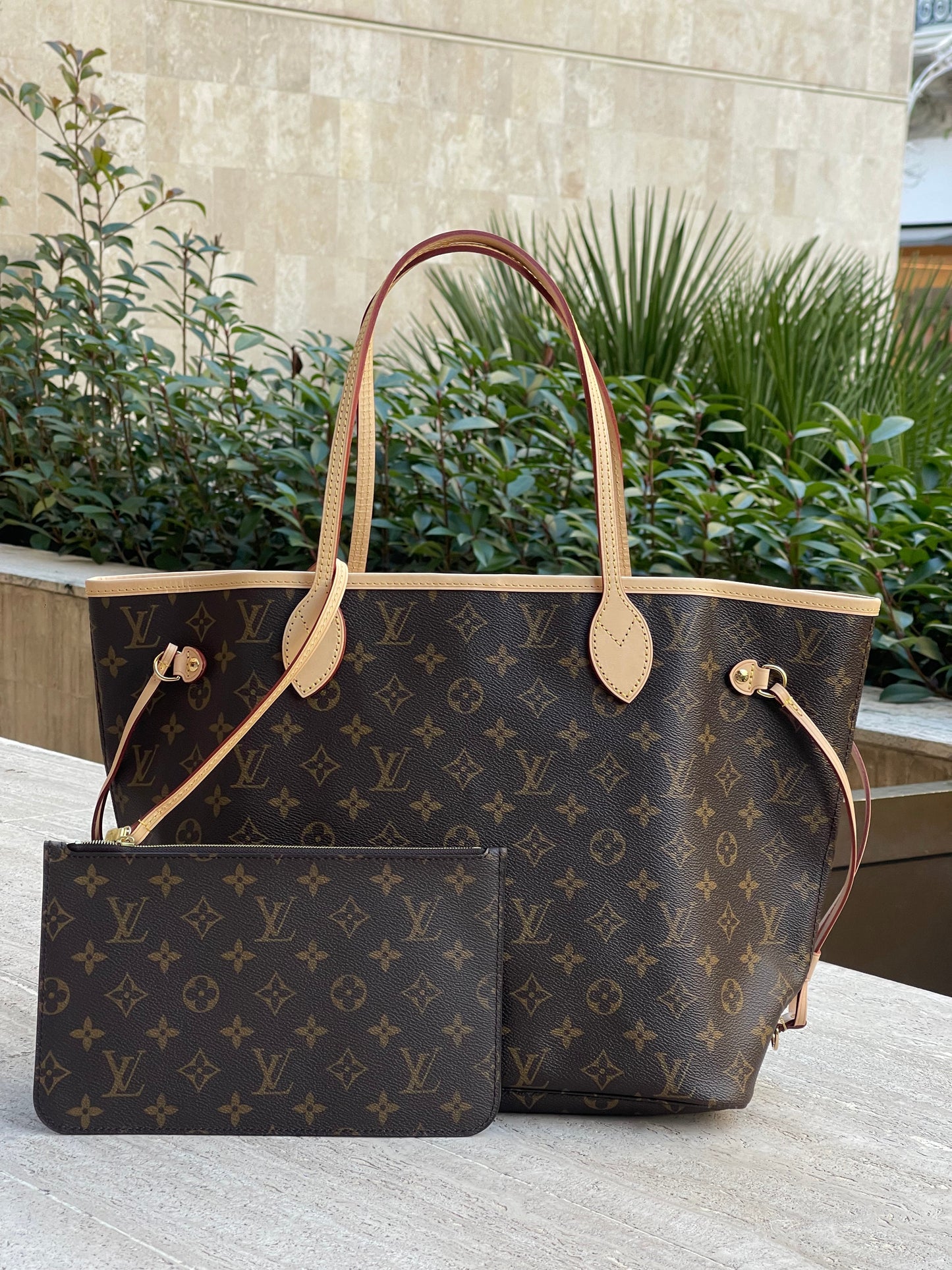 Louis Vuitton - Sac neverfull PM